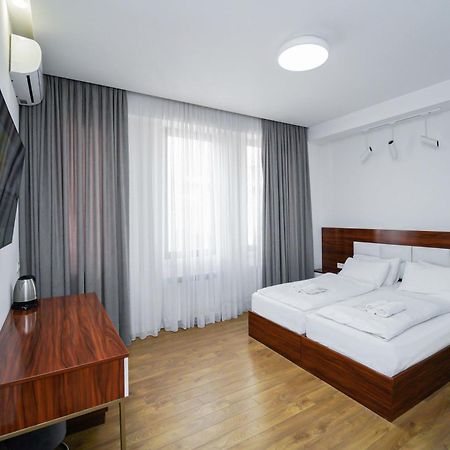 Hotel Type Rooms On Avenue Melikishvili, City Center Tbilisi Bagian luar foto