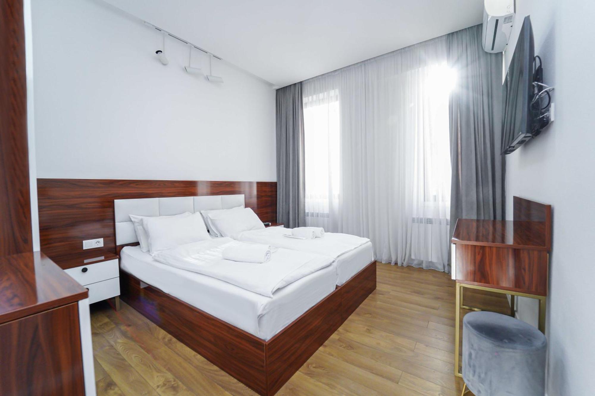 Hotel Type Rooms On Avenue Melikishvili, City Center Tbilisi Bagian luar foto
