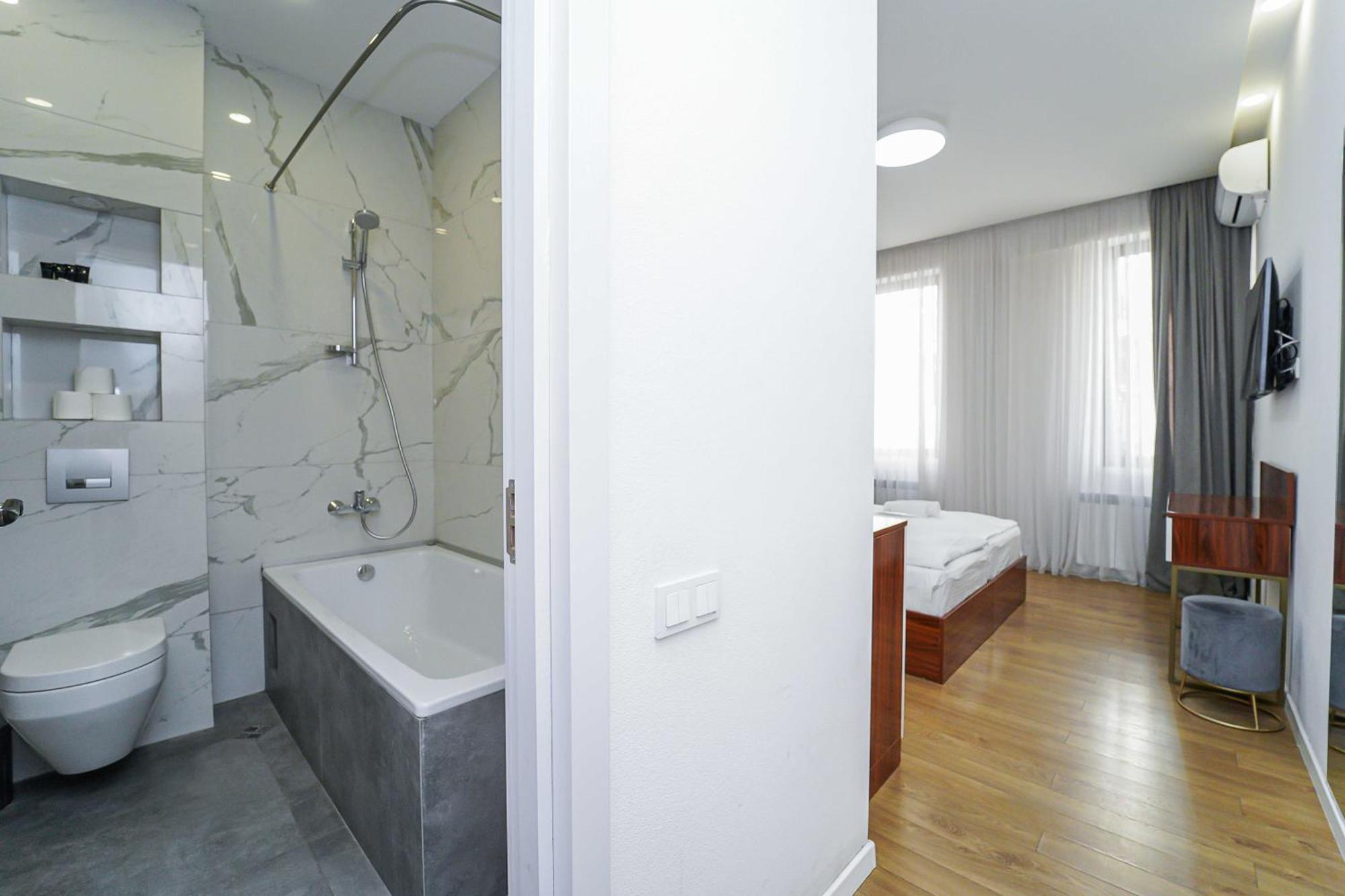 Hotel Type Rooms On Avenue Melikishvili, City Center Tbilisi Bagian luar foto