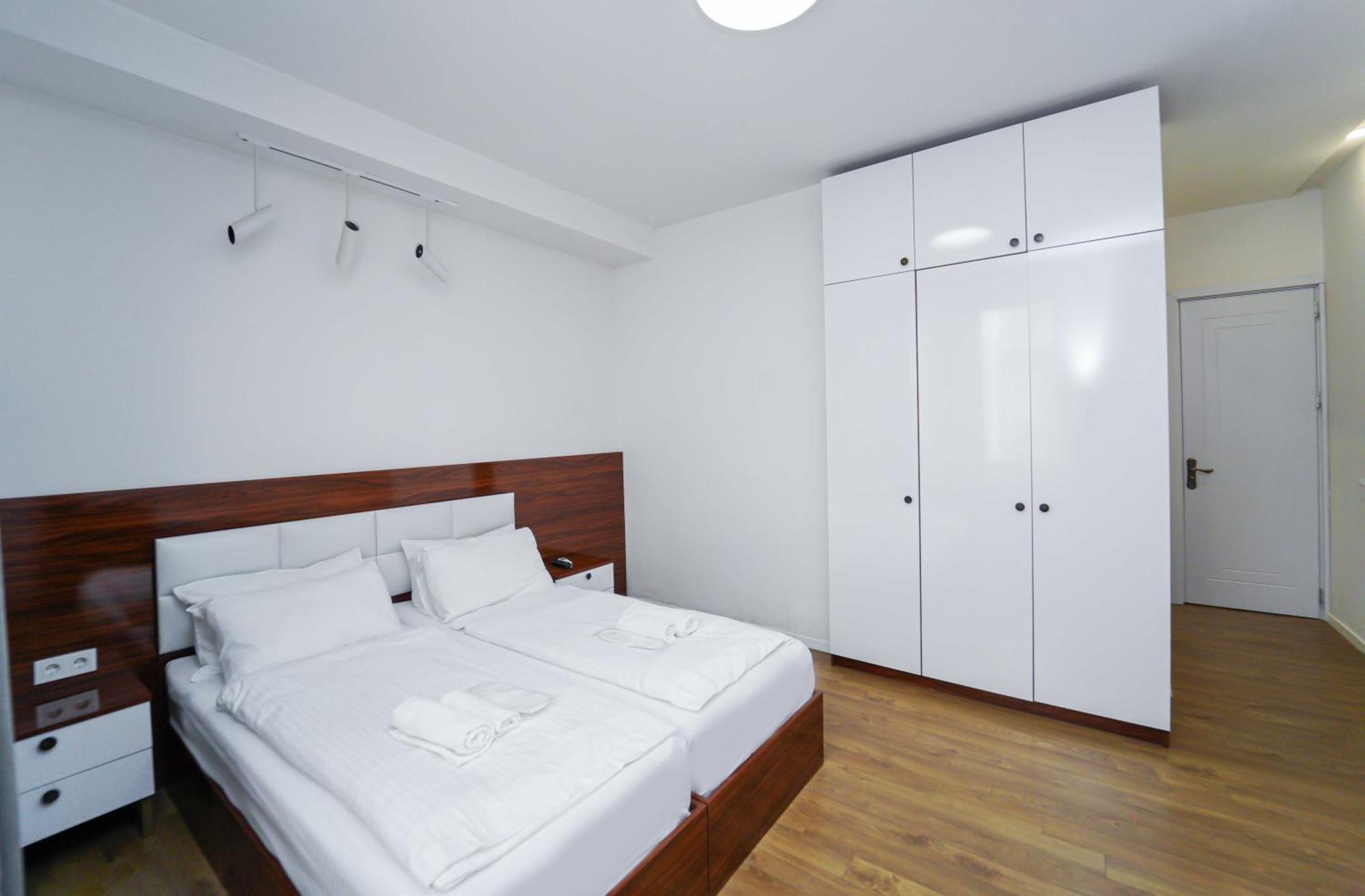 Hotel Type Rooms On Avenue Melikishvili, City Center Tbilisi Bagian luar foto